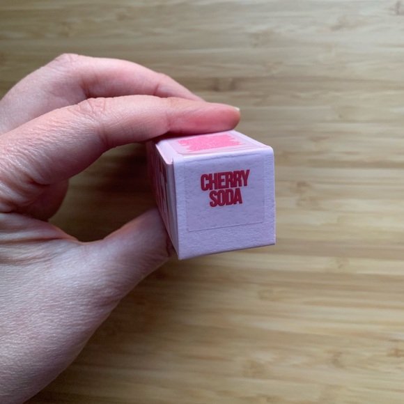 Jeffree Star Cosmetics Velvet Trap Lipstick - Cherry Soda (Muted Red) -‎ NWB - Picture 6 of 7